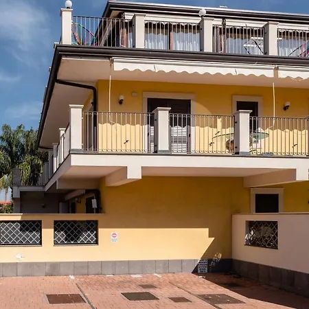 Casa Di Alessio A 200 Metri Dal Mare Casa vacanze Acireale